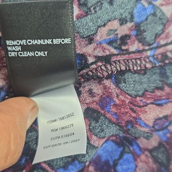 Torrid -245 Sleeveless Crepe Animal Print Top Blouse Women's Plus size 4X - Picture 9 of 10